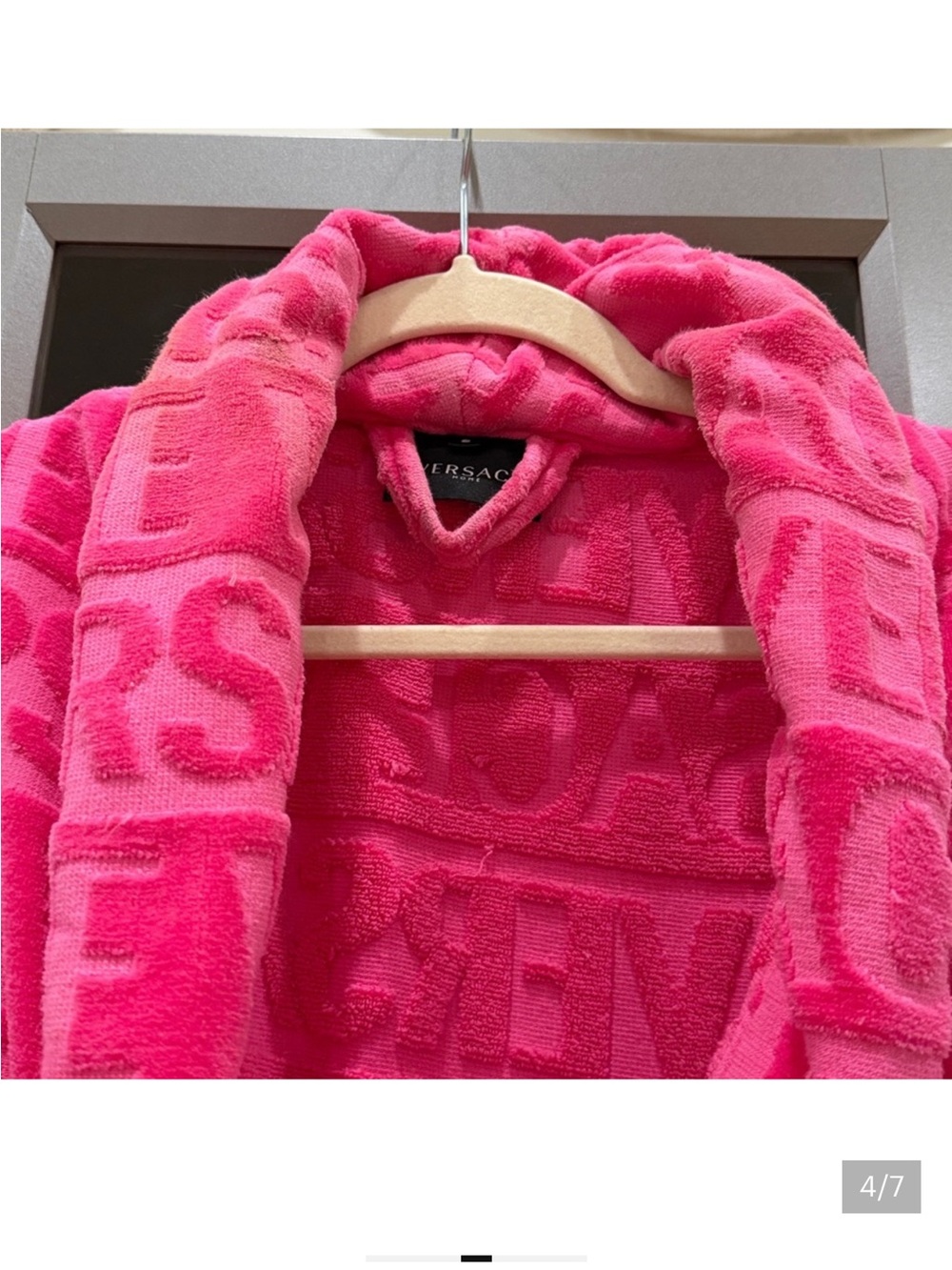 Versace Hot Pink Plush Logo Robe with Gold Baroque Accents - Picture 6 of 12